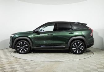 Подержанный автомобиль Geely Atlas 2023 года (8 фото)