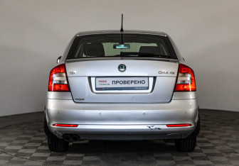 Подержанный автомобиль Skoda Octavia Liftback 2012 года (6 фото)
