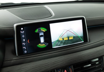 Подержанный автомобиль BMW X5 2017 года (17 фото)