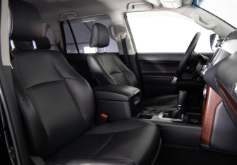 Подержанный автомобиль Toyota Land Cruiser Prado 2015 года (21 фото)