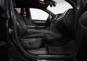 Подержанный автомобиль Jeep Grand Cherokee 2014 года (30 фото)