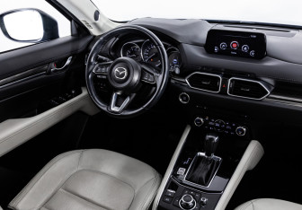 Подержанный автомобиль Mazda CX-5 2018 года (13 фото)