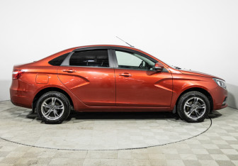 Подержанный автомобиль LADA (ВАЗ) Vesta Sedan 2018 года (4 фото)