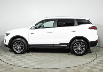 Подержанный автомобиль Geely Atlas Pro 2024 года (8 фото)