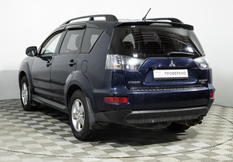 Подержанный автомобиль Mitsubishi Outlander 2011 года (7 фото)