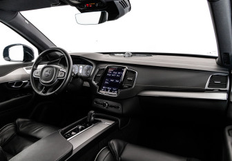 Подержанный автомобиль Volvo XC90 2021 года (12 фото)
