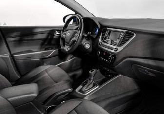 Подержанный автомобиль Hyundai Solaris Sedan 2017 года (13 фото)