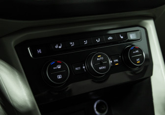 Подержанный автомобиль Volkswagen Tiguan 2017 года (17 фото)