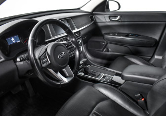 Подержанный автомобиль Kia Optima Sedan 2018 года (9 фото)