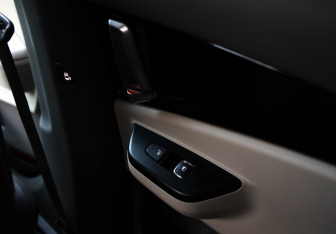 Подержанный автомобиль Kia Carnival 2021 года (24 фото)