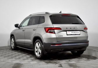 Подержанный автомобиль Skoda Karoq 2021 года (7 фото)