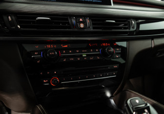 Подержанный автомобиль BMW X5 2017 года (20 фото)