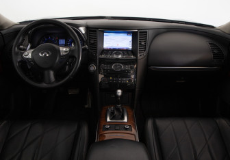 Подержанный автомобиль Infiniti QX70 2014 года (9 фото)