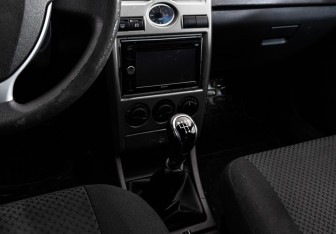 Подержанный автомобиль LADA (ВАЗ) Priora Hatchback 2013 года (11 фото)