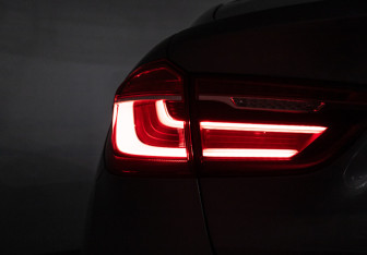 Подержанный автомобиль BMW X6 2017 года (36 фото)