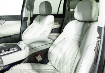 Подержанный автомобиль GAC GS8 2023 года (17 фото)