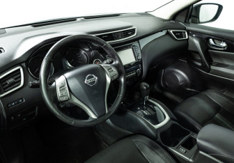 Подержанный автомобиль Nissan Qashqai 2014 года (11 фото)