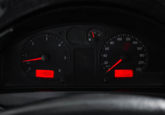 Подержанный автомобиль Volkswagen Transporter Van 2009 года (10 фото)