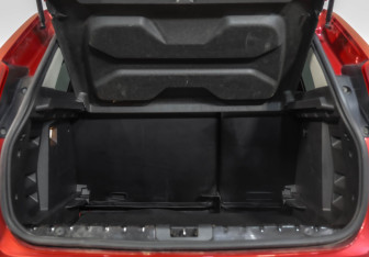 Подержанный автомобиль LADA (ВАЗ) XRAY 2017 года (24 фото)