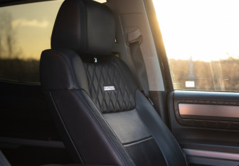 Подержанный автомобиль Toyota Tundra 2013 года (17 фото)