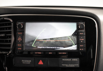 Подержанный автомобиль Mitsubishi Outlander 2015 года (17 фото)