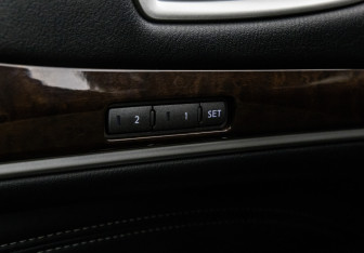 Подержанный автомобиль Infiniti QX60 2016 года (22 фото)