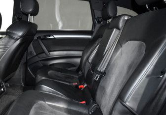 Подержанный автомобиль Audi Q7 2013 года (12 фото)