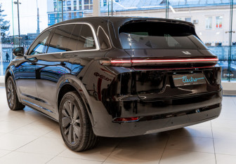 Новый LiXiang L7 2025 (6 фото)