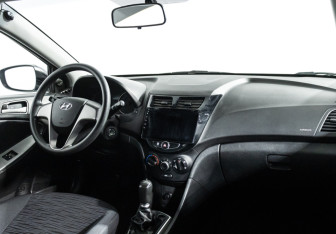 Подержанный автомобиль Hyundai Solaris Sedan 2015 года (9 фото)