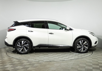 Подержанный автомобиль Nissan Murano Suv 2019 года (4 фото)