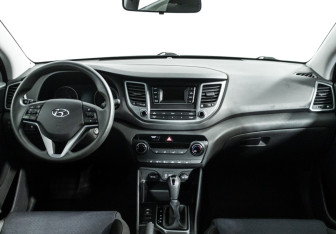 Подержанный автомобиль Hyundai Tucson 2015 года (13 фото)