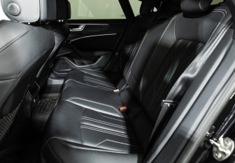 Подержанный автомобиль Audi A7 2018 года (10 фото)