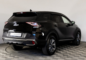 Подержанный автомобиль Kia Sportage 2023 года (5 фото)