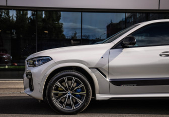 Подержанный автомобиль BMW X6 2020 года (11 фото)