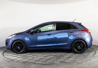 Подержанный автомобиль Hyundai i30 Hatchback 2012 года (8 фото)