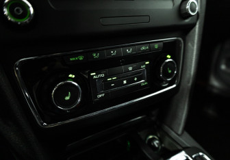 Подержанный автомобиль Skoda Superb Liftback 2014 года (16 фото)