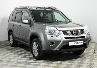 Подержанный автомобиль Nissan X-Trail 2013 года (3 фото)