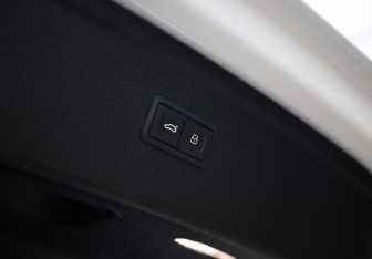 Подержанный автомобиль Audi Q5 2021 года (35 фото)