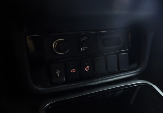 Подержанный автомобиль Mitsubishi Outlander 2022 года (17 фото)