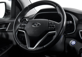 Подержанный автомобиль Hyundai Tucson 2019 года (14 фото)