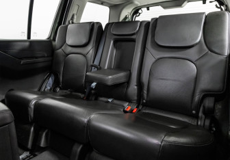 Подержанный автомобиль Nissan Pathfinder 2010 года (20 фото)