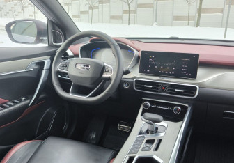 Подержанный автомобиль Geely Coolray 2023 года (21 фото)