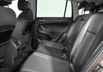 Подержанный автомобиль Volkswagen Tiguan 2016 года (13 фото)