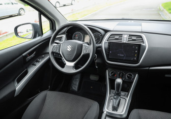 Подержанный автомобиль Suzuki SX4 Hatchback 2021 года (10 фото)