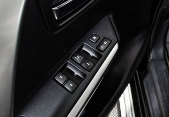 Подержанный автомобиль Mitsubishi Pajero Sport 2019 года (10 фото)
