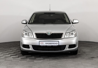 Подержанный автомобиль Skoda Octavia Liftback 2010 года (2 фото)