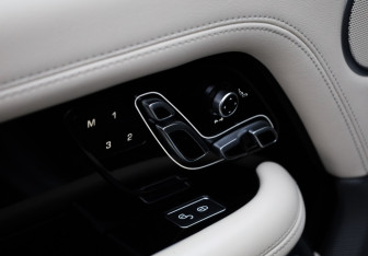 Подержанный автомобиль Land Rover Range Rover 2020 года (18 фото)