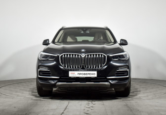 Подержанный автомобиль BMW X5 2019 года (2 фото)