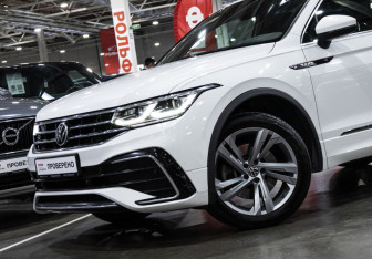 Подержанный автомобиль Volkswagen Tiguan 2021 года (2 фото)