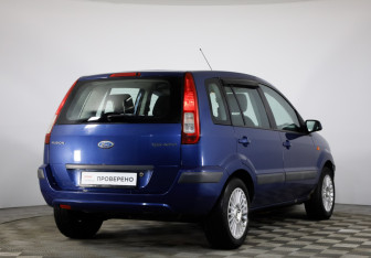 Подержанный автомобиль Ford Fusion 2008 года (5 фото)